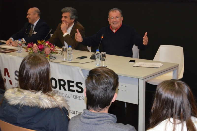 Cantor Carlos Alberto Moniz levou ao rubro plateia do workshop «Cultura e Direitos de Autor» na Casa do Tempo
