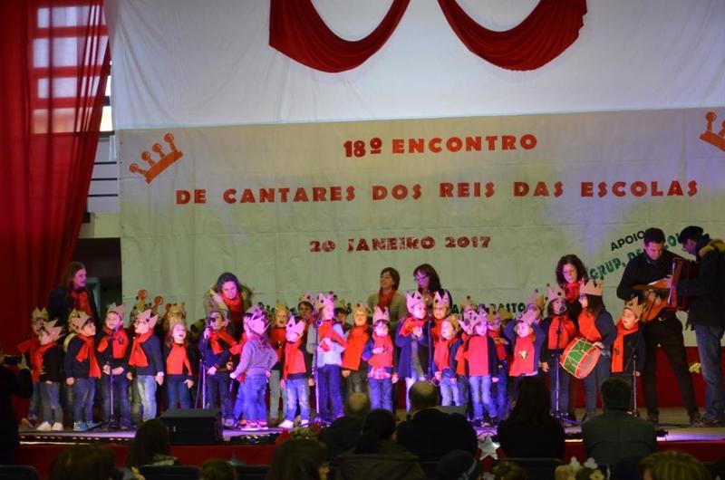 Novecentas crianças cantaram os Reis no Pavilhão Desportivo de Refojos