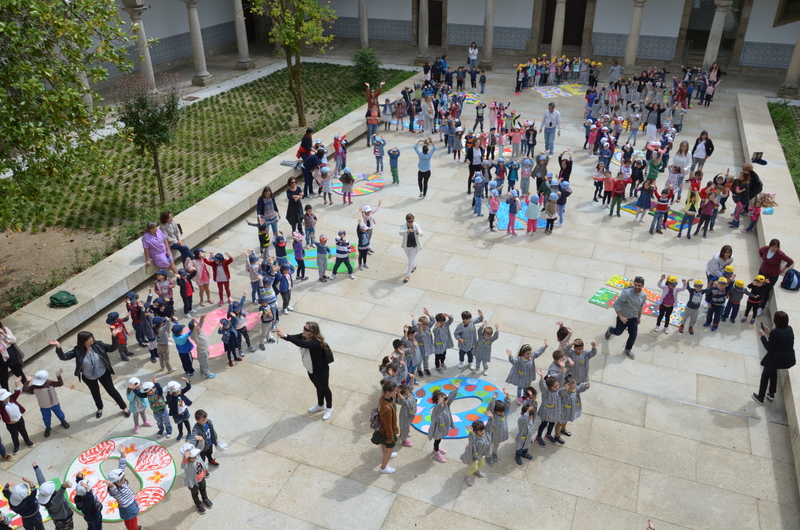 Três centenas de crianças criaram mensagem e sensibilizaram a comunidade