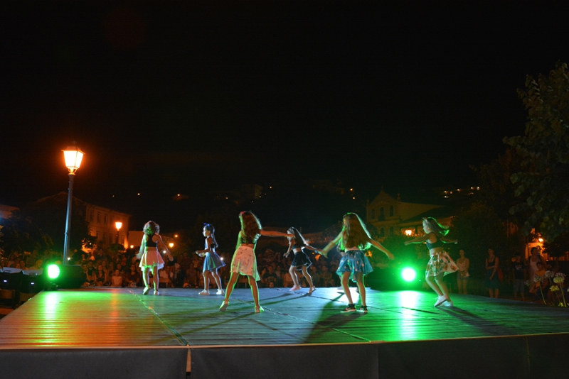 Danças Claustrais animaram Praça da República