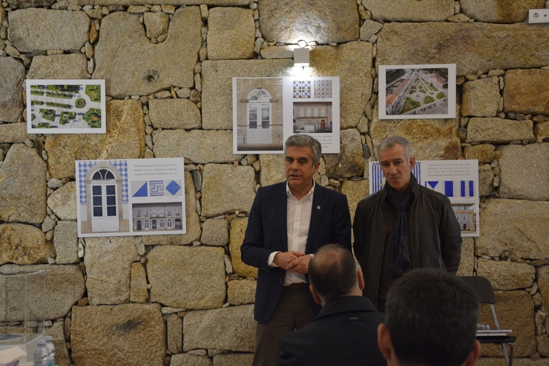 Presidente da Câmara inaugurou Exposição «Azulejos da nossa Praça»