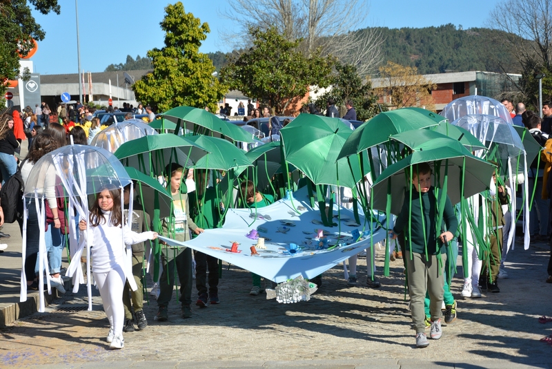 Carnaval das Escolas desafiou Cabeceirenses a «Salvar o Planeta»