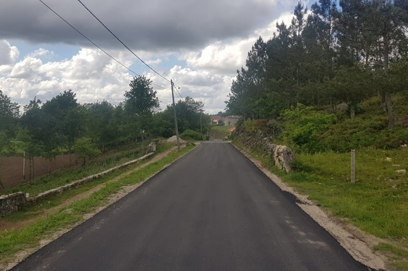 Pavimentação da estrada municipal 526 na freguesia de Bucos