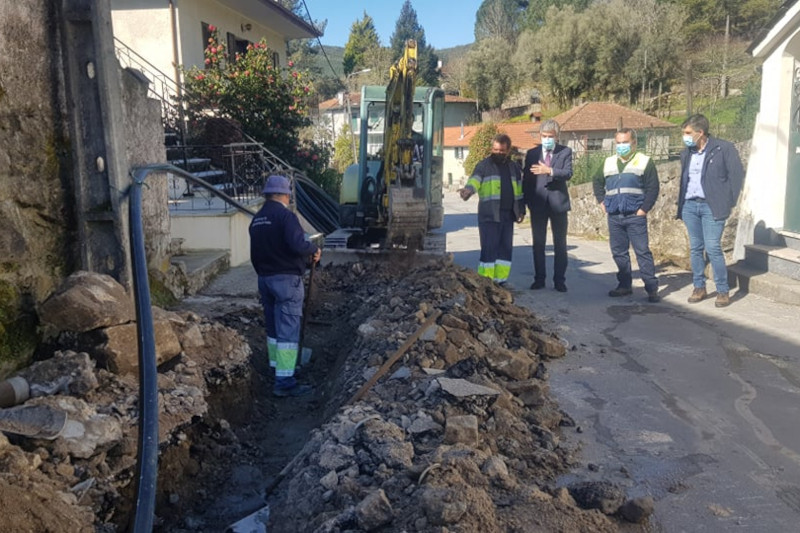 Câmara Municipal investe na rede de água na freguesia de Cavez