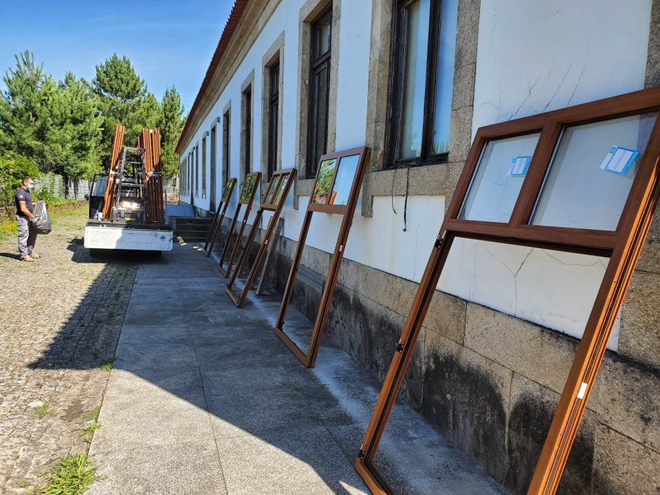 Leia mais sobre Substituídas janelas do edifício do Pólo de Formação Profissional de Basto