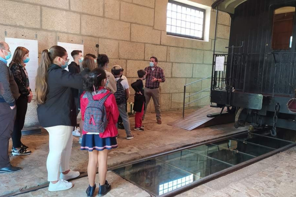 Alunos do Externato de S. Miguel de Refojos visitam o Museu Ferroviário de Arco de Baúlhe