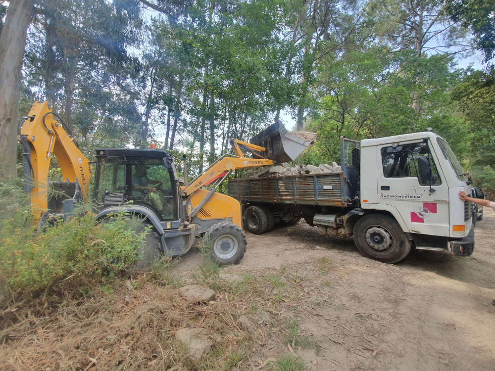 Recolhidas 45 toneladas de resíduos em lixeiras clandestinas em Pedraça e Riodouro