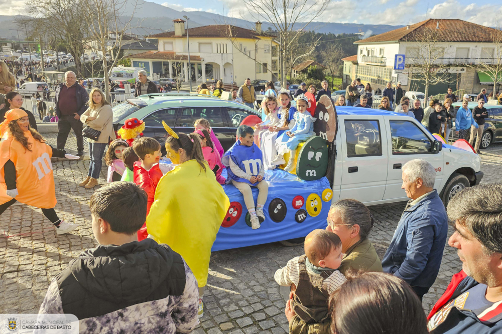 Desfiles de Carnaval animaram vilas do Arco de Baúlhe e Cavez