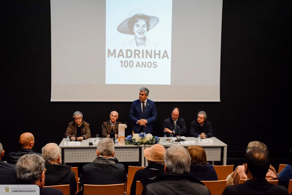 Leia mais sobre Presidente da Câmara na cerimónia do centenário de Margarida Vasconcelos