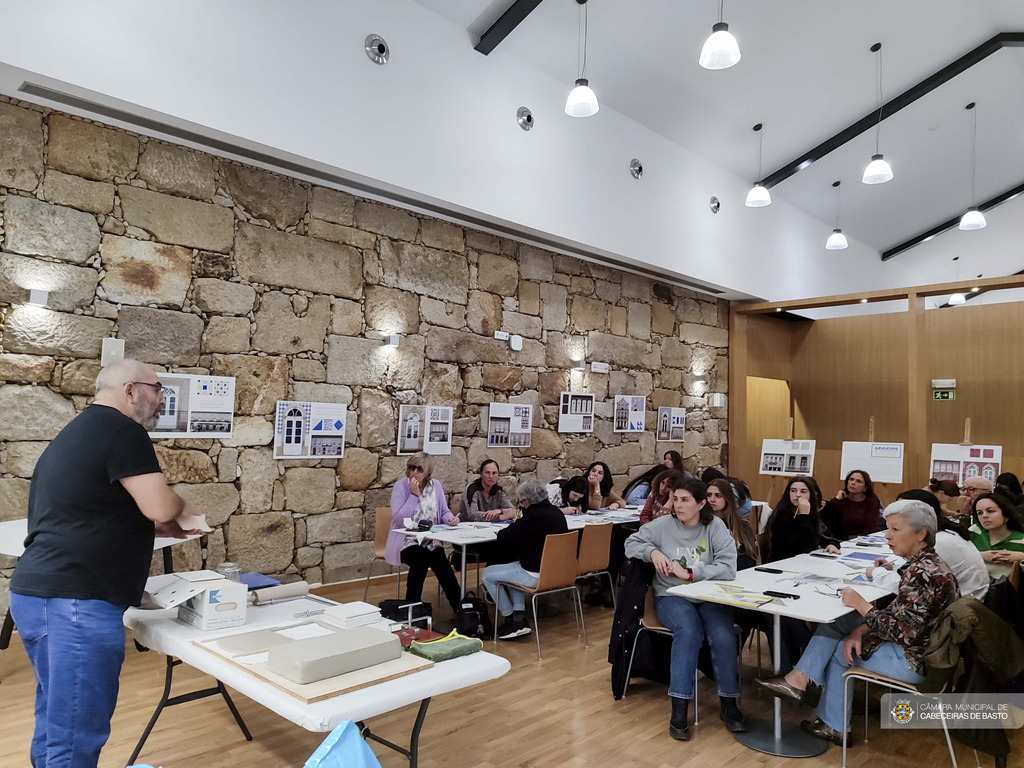 Workshop de cerâmica - Pintura de Azulejos