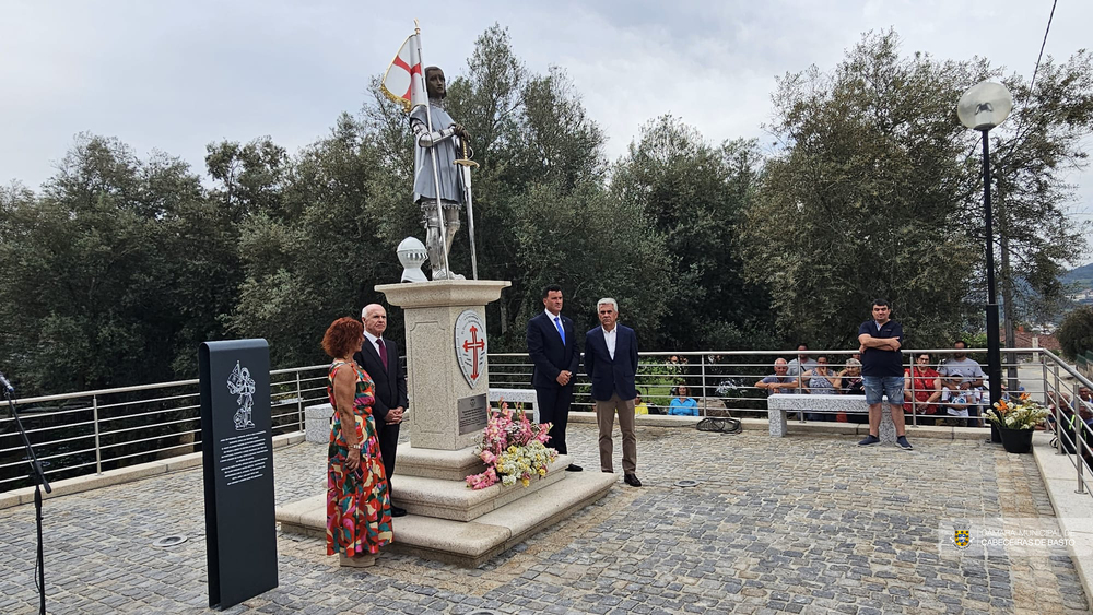 Estátua a D. Nuno Álvares Pereira
