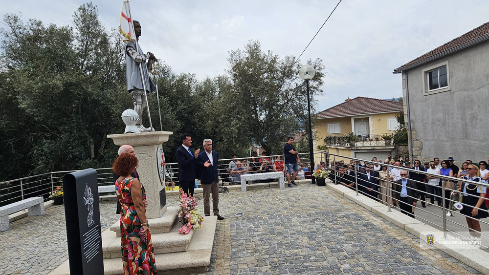 Estátua a D. Nuno Álvares Pereira