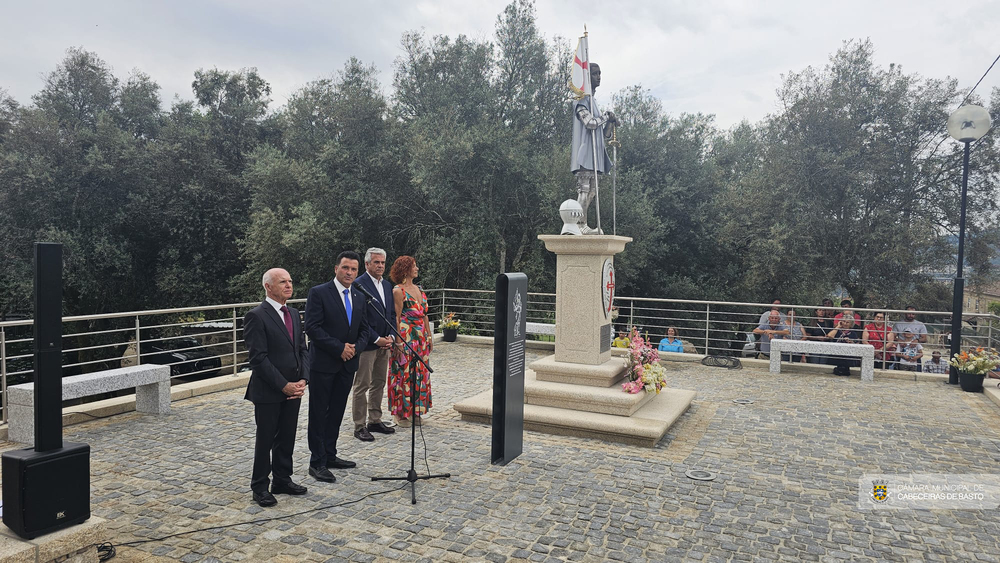 Estátua a D. Nuno Álvares Pereira