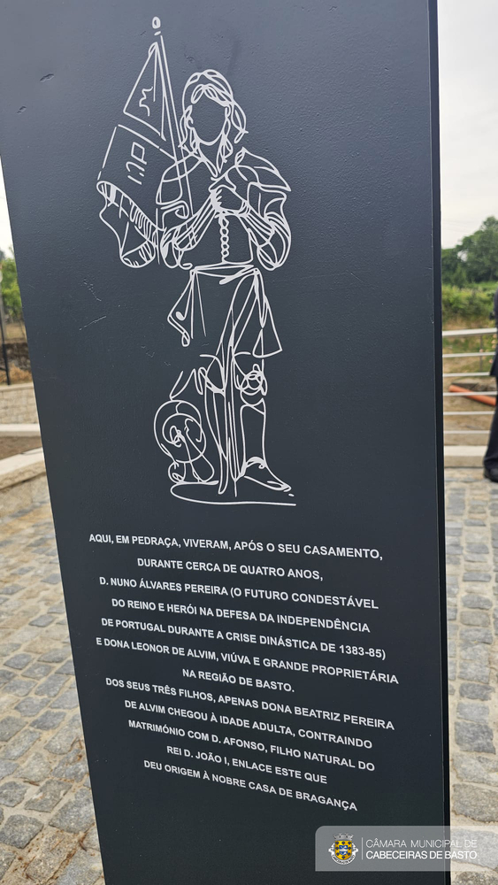 Estátua a D. Nuno Álvares Pereira