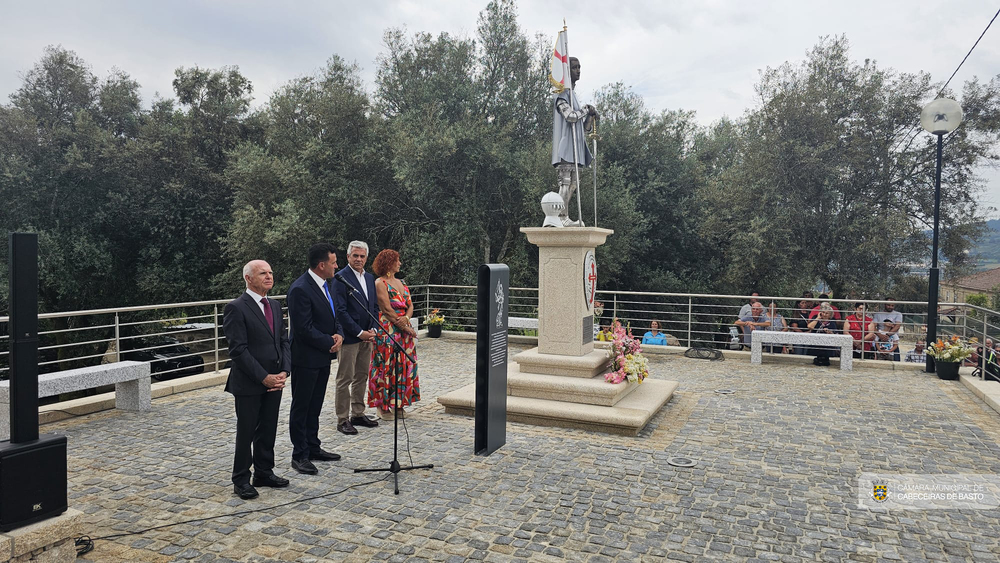 Estátua a D. Nuno Álvares Pereira