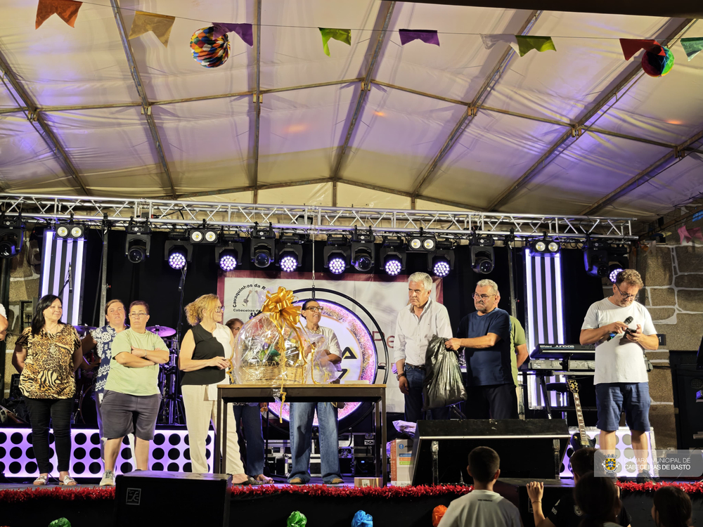 Leia mais sobre Presidente da Câmara na Festa de S. Pedro da Raposeira