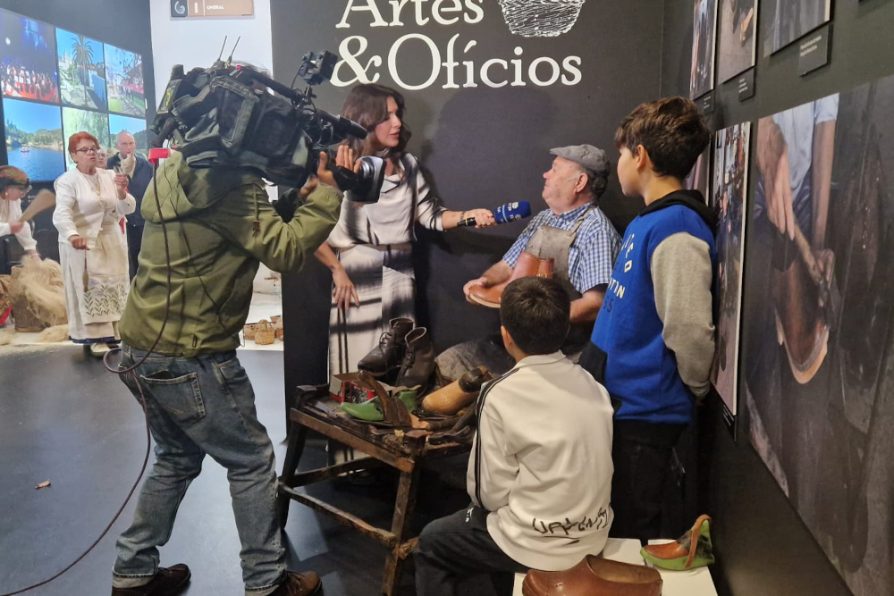 Leia mais sobre Praça da Alegria visitou Casa do Tempo de Cabeceiras de Basto