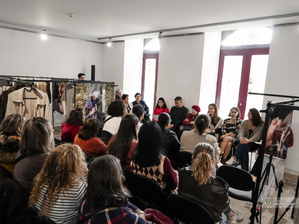 Vereadora no encerramento da exposição «Re/Conhecer Helena Cardoso»