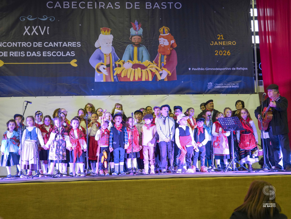 Escolas cantaram os Reis