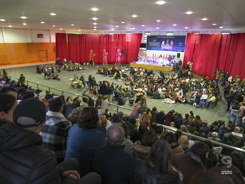 Escolas cantaram os Reis