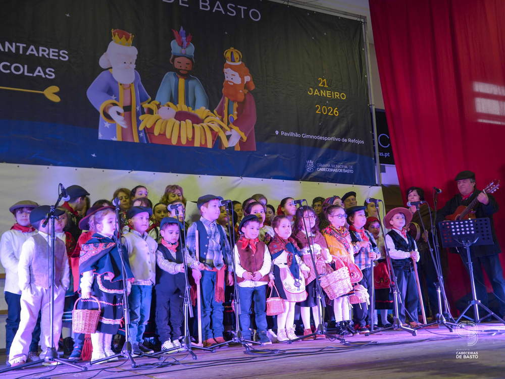 Escolas cantaram os Reis