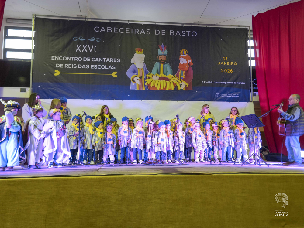 Escolas cantaram os Reis