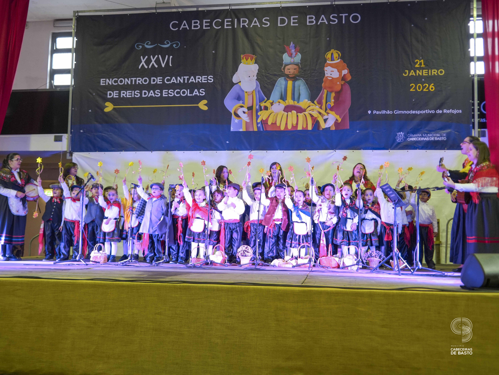 Escolas cantaram os Reis