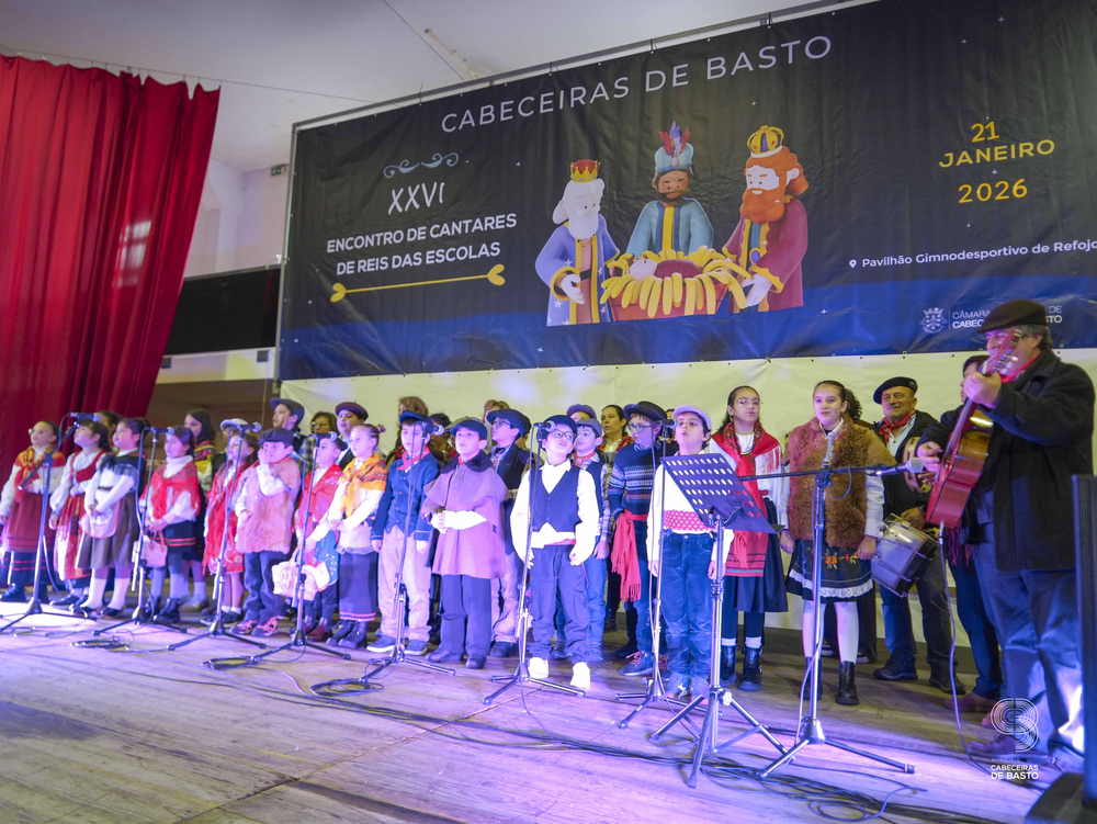 Escolas cantaram os Reis