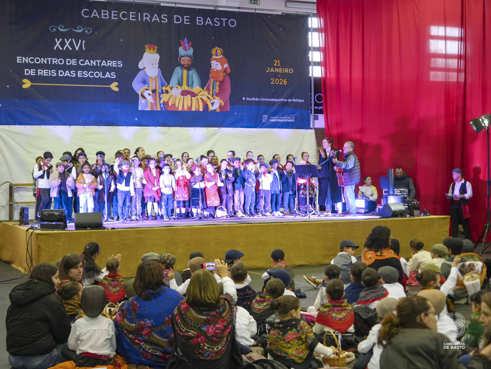 Escolas cantaram os Reis