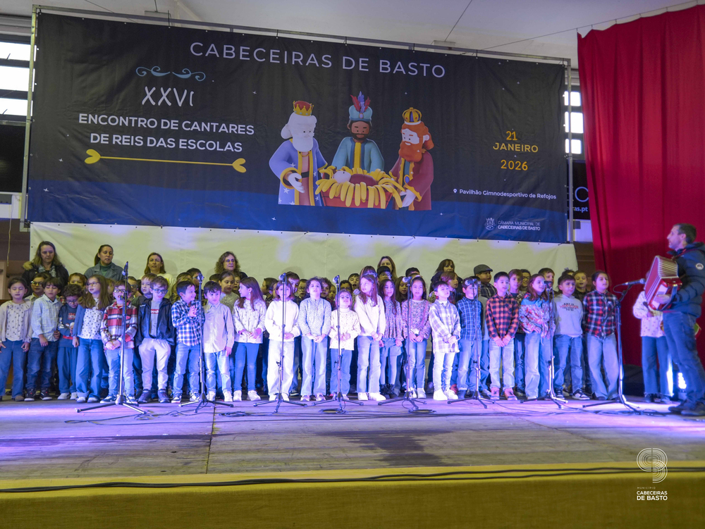 Escolas cantaram os Reis