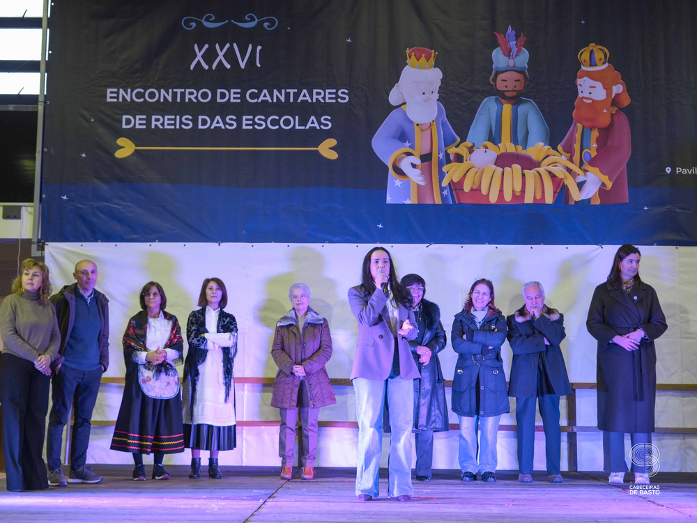 Escolas cantaram os Reis
