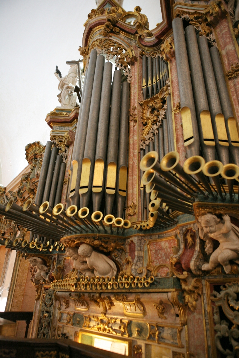 Leia mais sobre Bruno Baptista e Hélder Bento  em concerto no Mosteiro de S. Miguel de Refojos