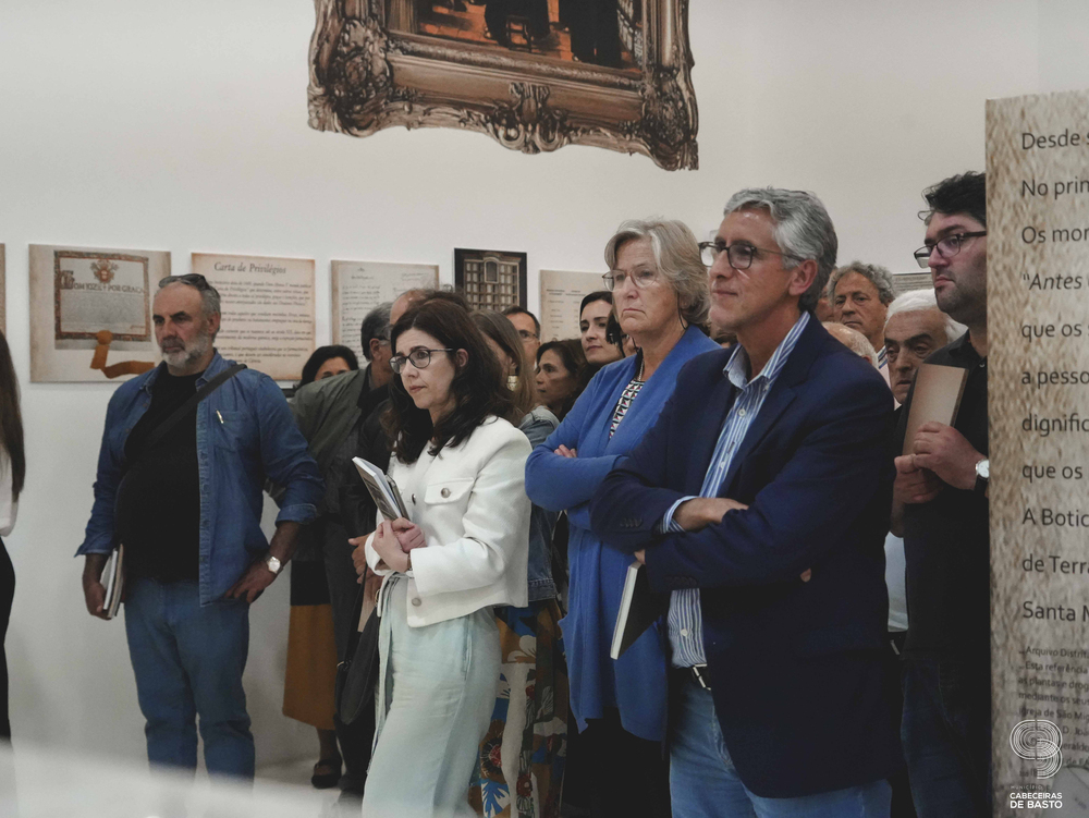 Leia mais sobre Presidente da Câmara inaugurou exposição «Boticas Monásticas Beneditinas»