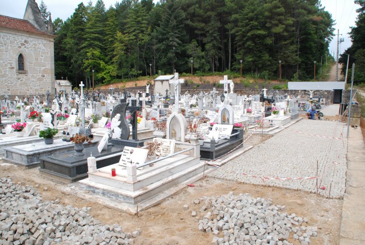 Leia mais sobre Câmara realiza obras no Cemitério de Refojos