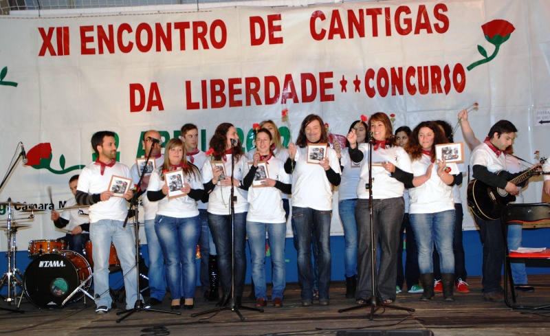 Leia mais sobre Cabeceirenses cantaram Abril